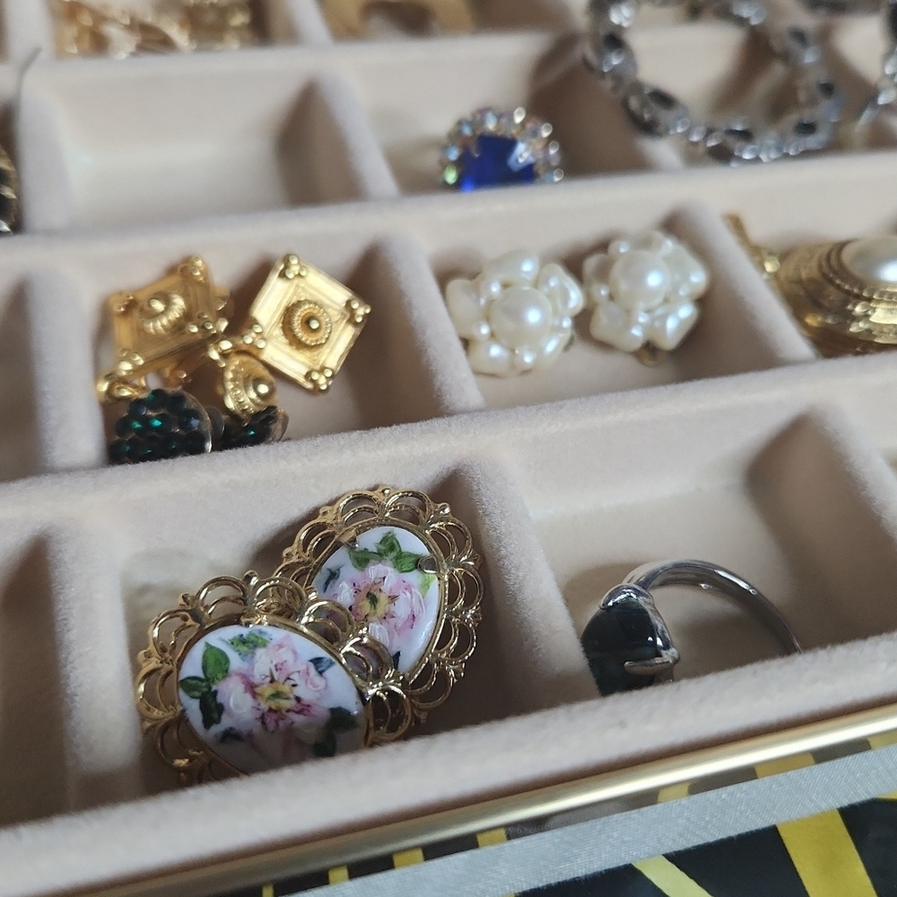 Random Jewelry Pulls